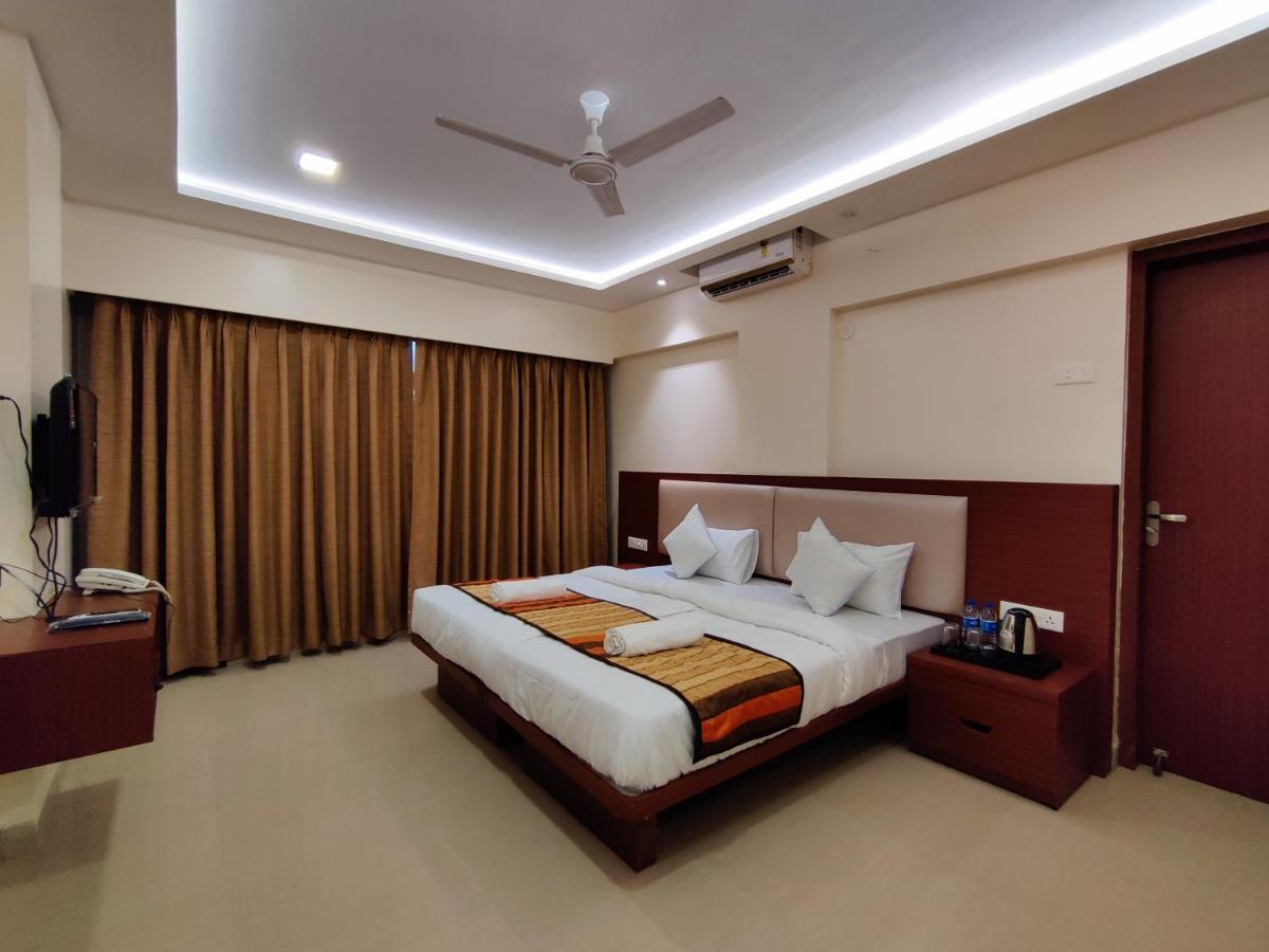 Serenity By Monarch, Baner Pune Méribel Village Eksteriør bilde