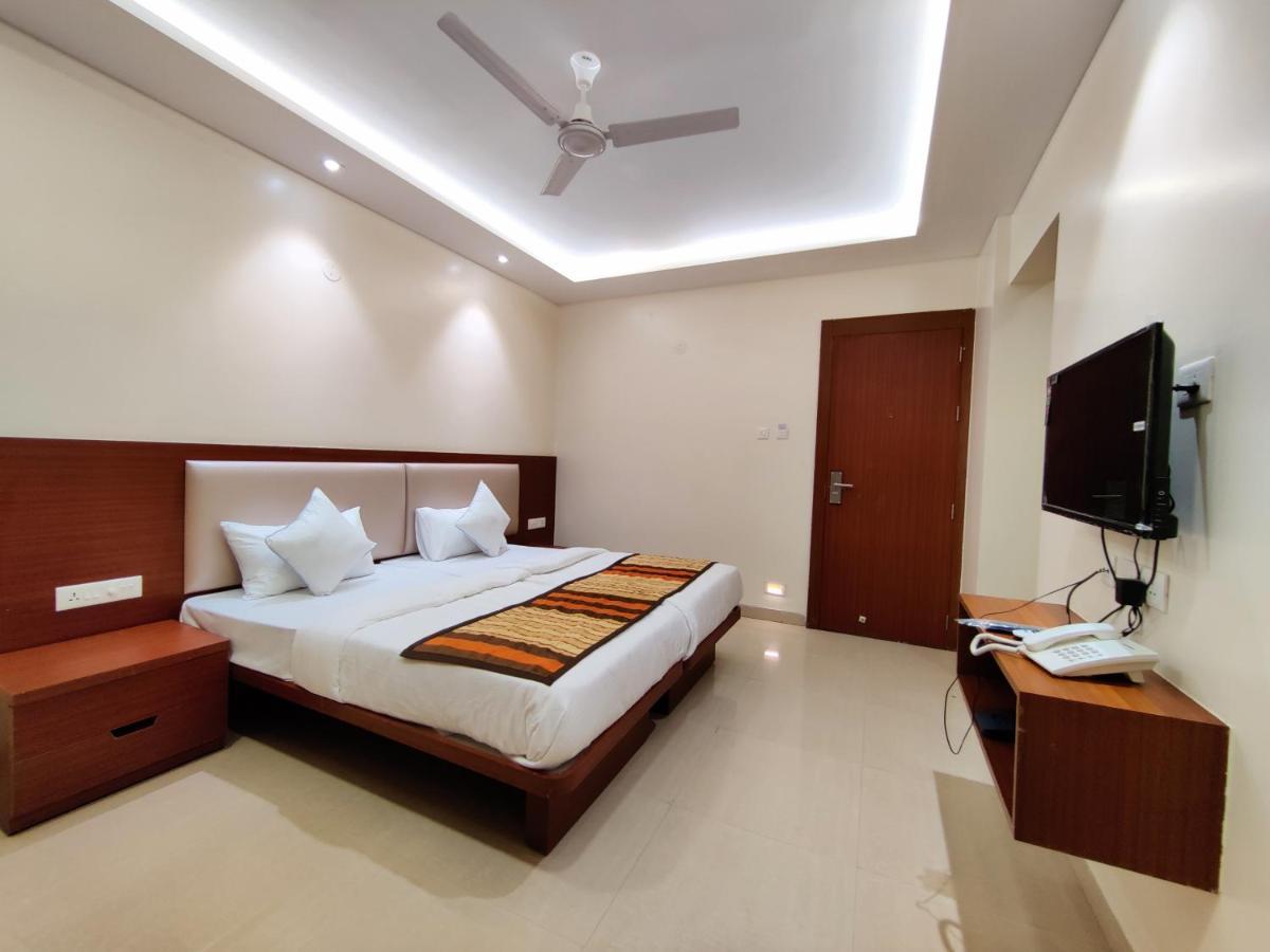 Serenity By Monarch, Baner Pune Méribel Village Eksteriør bilde